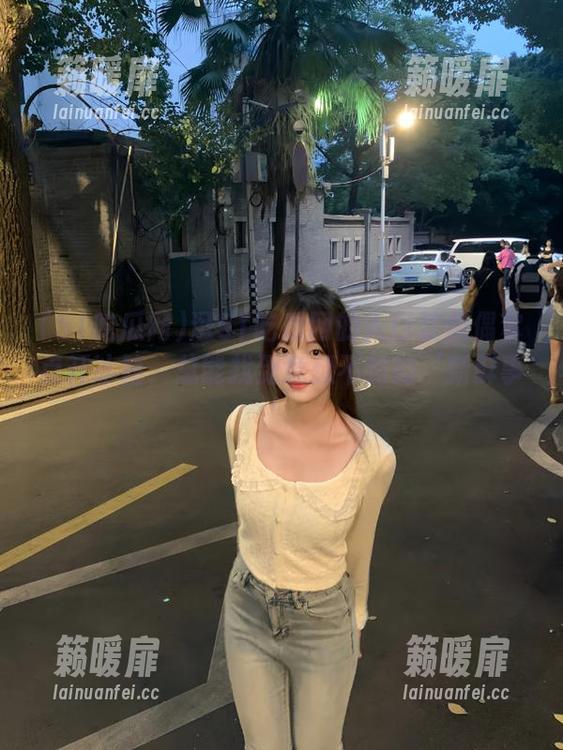 51吃瓜网 逛51吃瓜网的入口就像偶尔点开冰箱,总能找到意想不到的‘新鲜事’