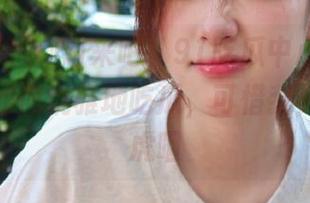 来吧，91吃瓜中心今天视频教你如何优雅地吃瓜，可惜我只会狼吞虎咽