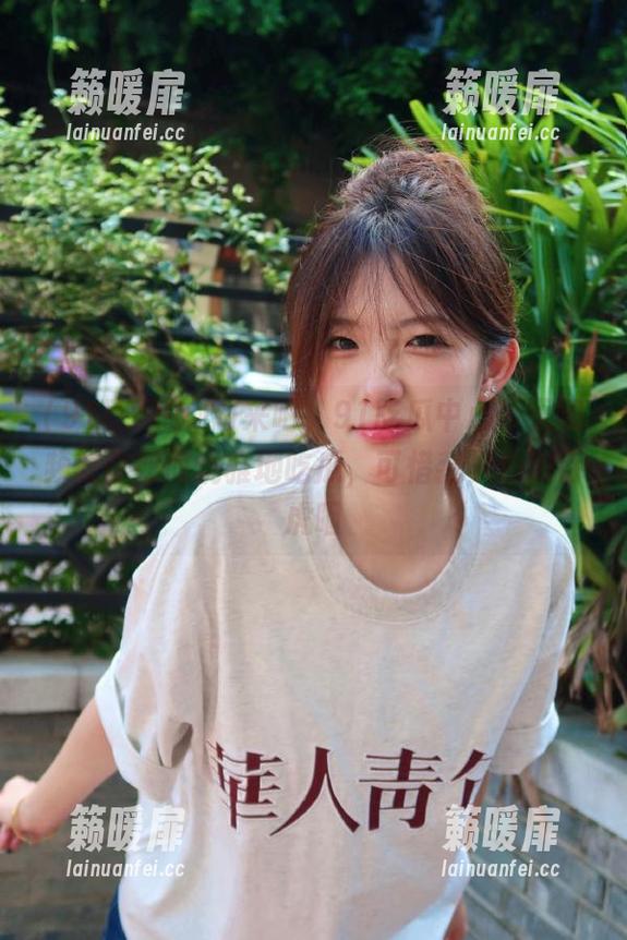 来吧，91吃瓜中心今天视频教你如何优雅地吃瓜，可惜我只会狼吞虎咽