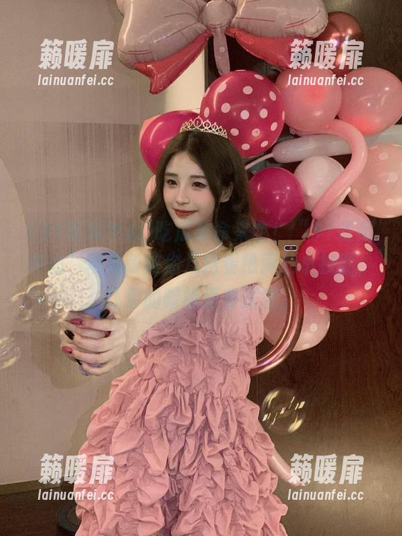91吃瓜中心 吃瓜革命来临!“91吃瓜中心”苹果版教你几招看热闹的小技能,让你的瞎掰更有深度。