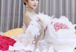 刚下载hlw苹果版，心里总有个声音在说：‘不如再吃一颗瓜吧？’