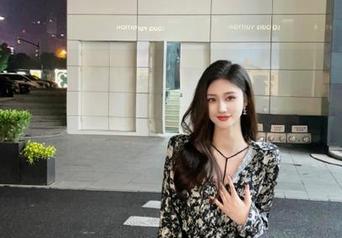 五一吃瓜群众app今日推出‘神仙瓜’，小伙伴们来尝尝这段小八卦！
