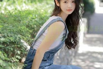 今日吃瓜官网：每日更新，瓜田趣事像是风一般，想追也追不完啊！
