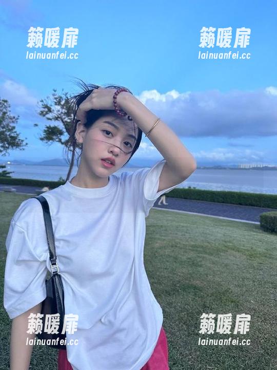 吃瓜不打烊 吃瓜不打烊苹果版,入口若隐若现,仿佛我在探秘深海宝藏。