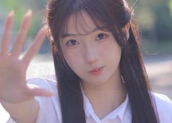 吃瓜网首页：今日大瓜视频，原来动车也可能追剧？
