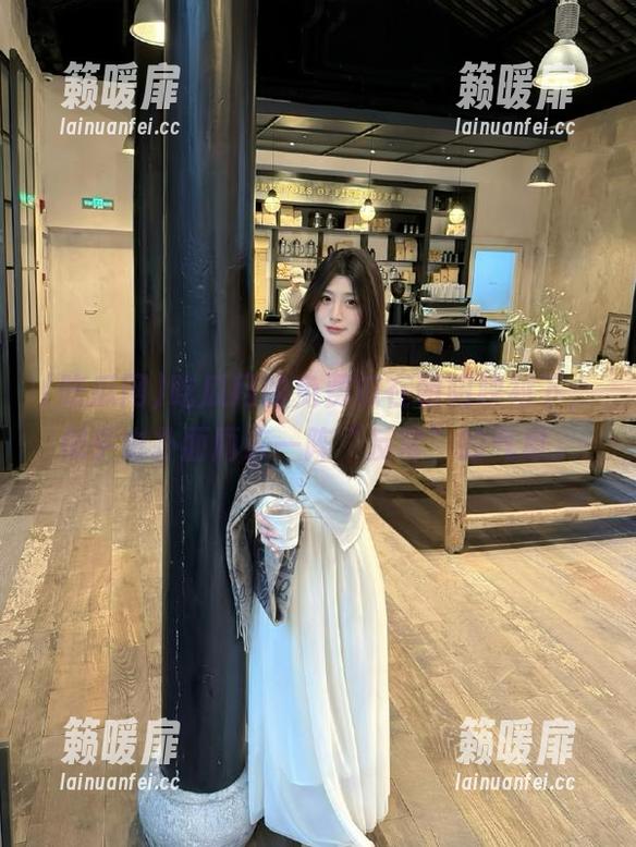 吃瓜网的免费瓜在朝阳映衬下，似乎也扑面而来一阵“反常”的气息。
