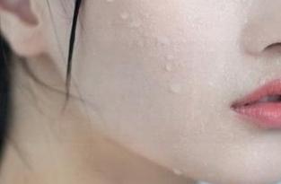 最新八卦：网曝黑料居然提醒我别快进，手痒想低头嗑瓜子！