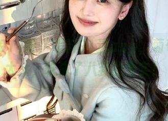 哈，黑料91这app，葡萄长得太大，吃成了八卦的果实！
