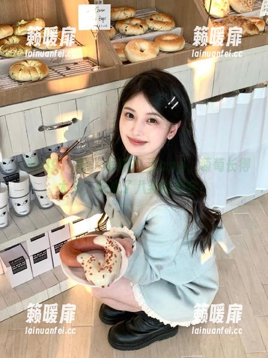 黑料91 哈,黑料91这app,葡萄长得太大,吃成了八卦的果实!